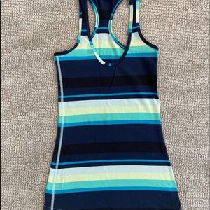 Women’s Lululemon workout top.